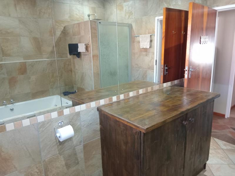 To Let 3 Bedroom Property for Rent in Sunnyside Eastern Cape